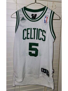 KEVIN GARNETT BOSTON CELTICS ADIDAS WHITE #5 JERSEY Youth medium 10/12 w/defect